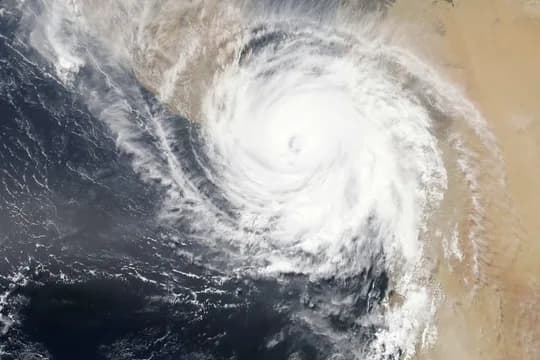 Hurricane Milton: Flight Cancellations, Airport Closures, and Travel Advisories