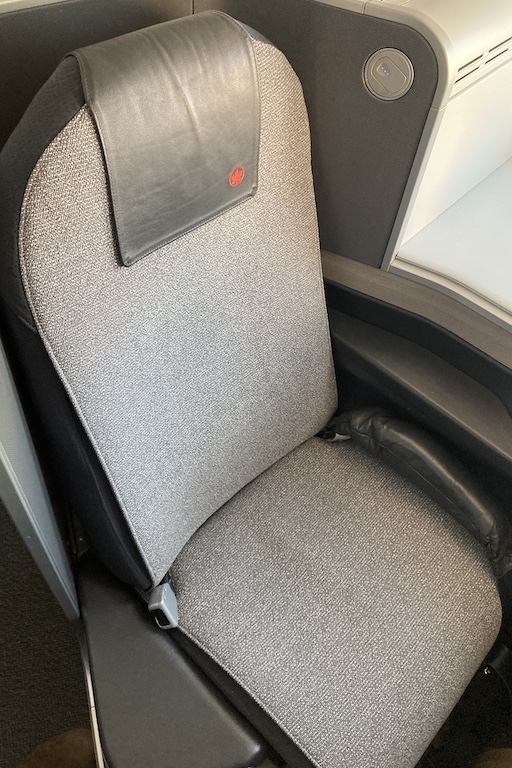 Review: Air Canada 787 Business Class Vancouver to Toronto | Prince of ...