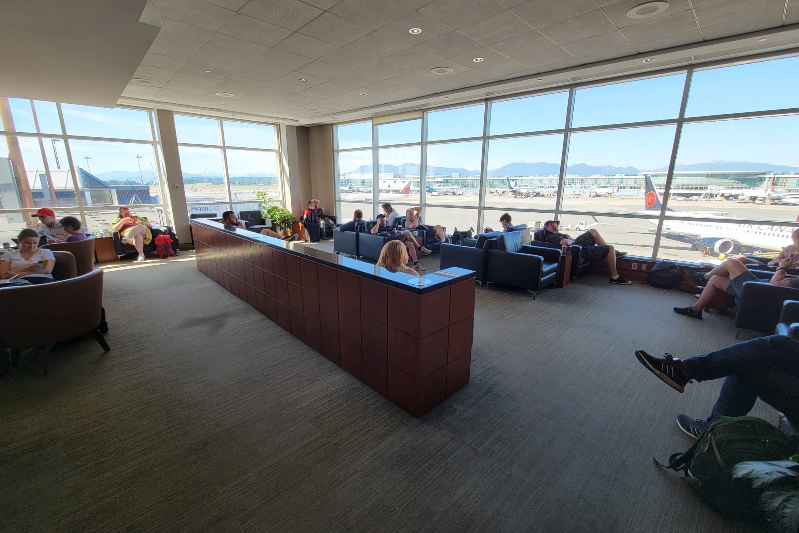 Review: Air Canada Maple Leaf Lounge Vancouver (Domestic)