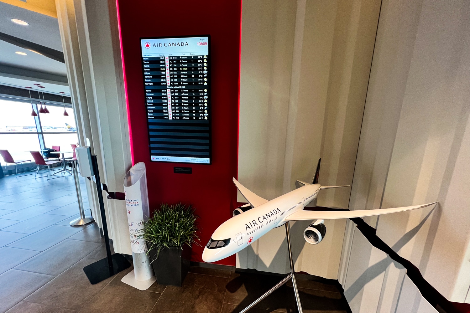 review-air-canada-maple-leaf-lounge-winnipeg-prince-of-travel