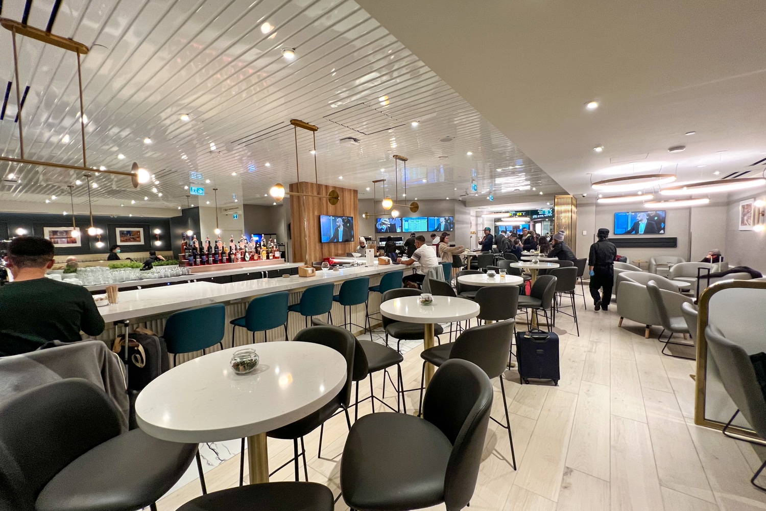 Review: Plaza Premium Lounge Vancouver (Transborder)