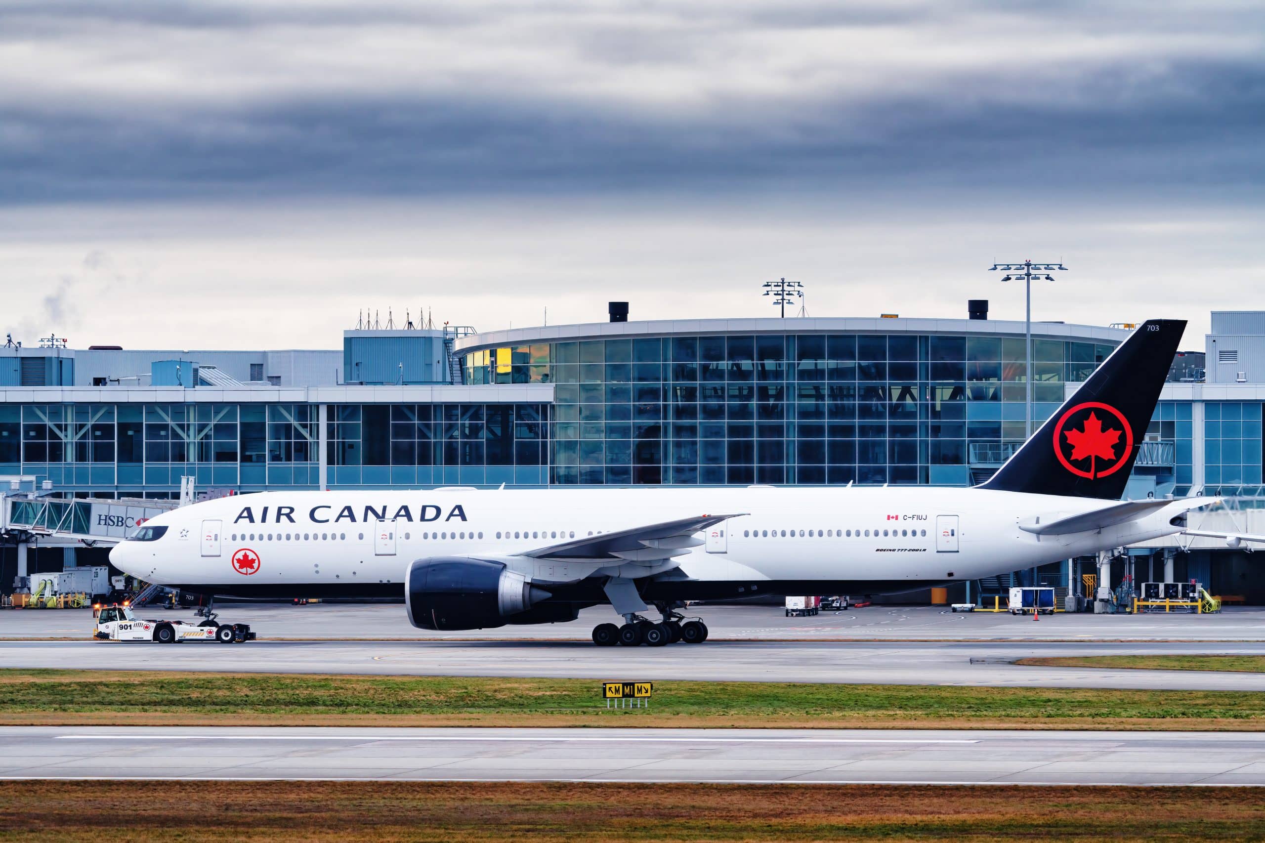 Air Canada 77L Yvr Ground Tow Scaled 