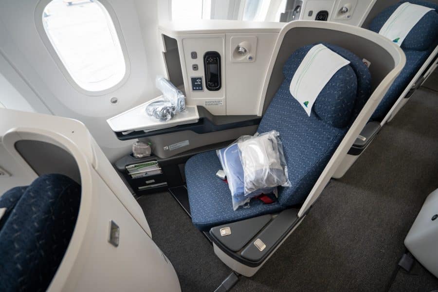 Review Bamboo Airways 787 Business Class London to Hanoi Prince of