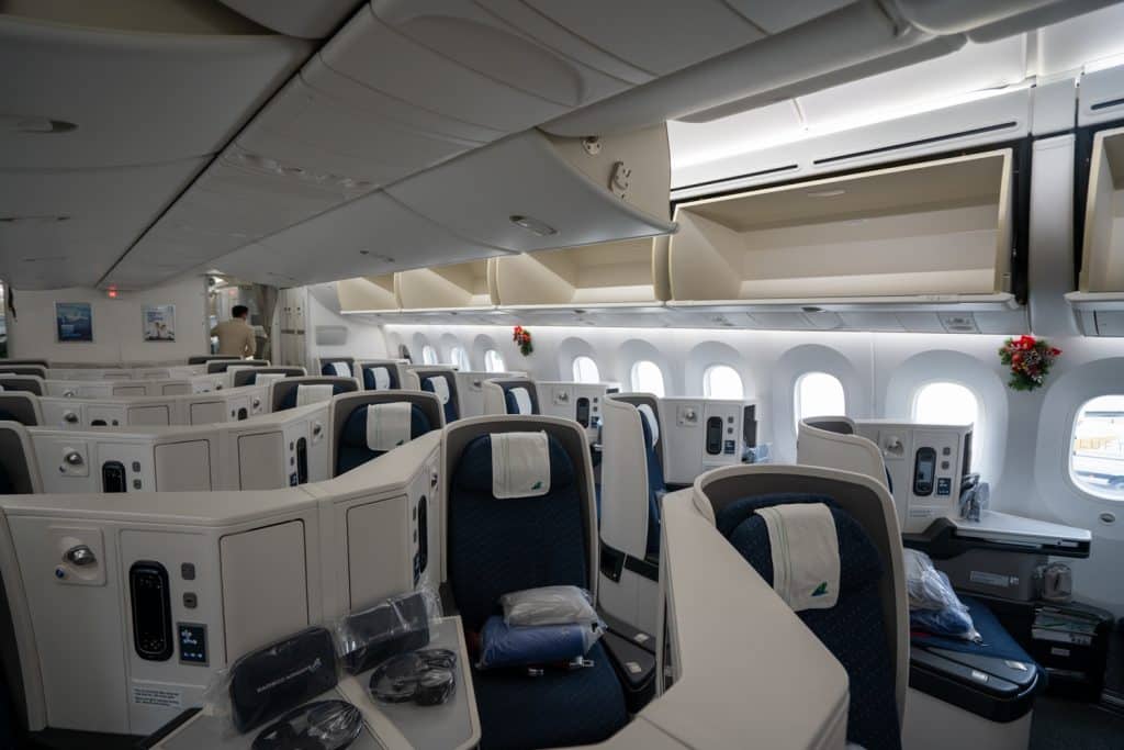 Review Bamboo Airways 787 Business Class London to Hanoi Prince of