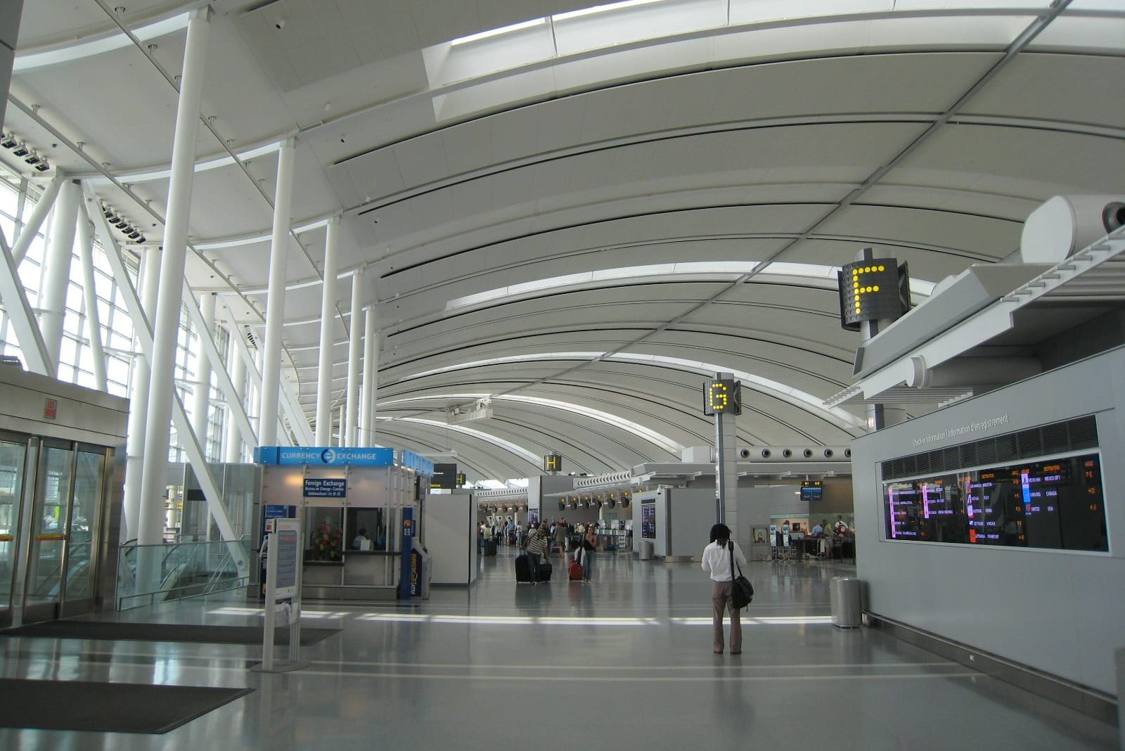 The Complete Guide to Toronto Pearson International Airport (YYZ)  Prince of Travel