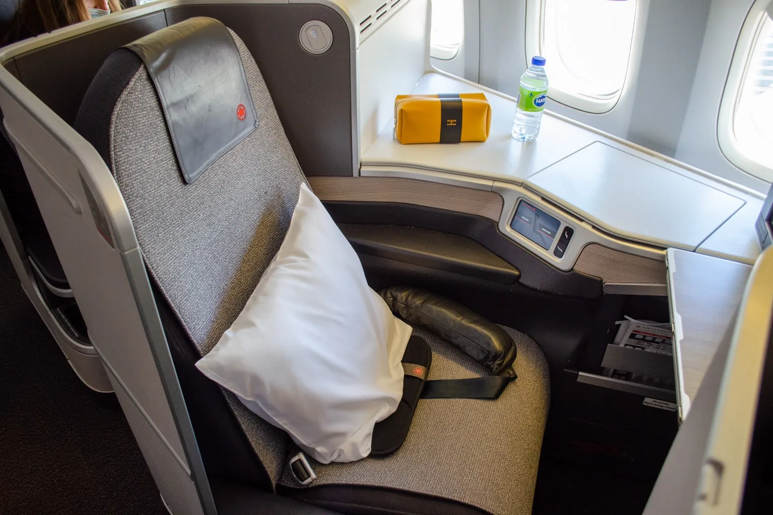 Air-Canada-Signature-Class-Sydney-to-Vancouver-37 Air Canada 777 business class